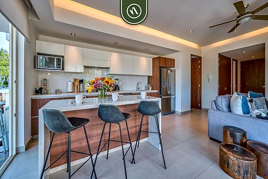 2BR Condo with Rooftop Pool - Private Terrace