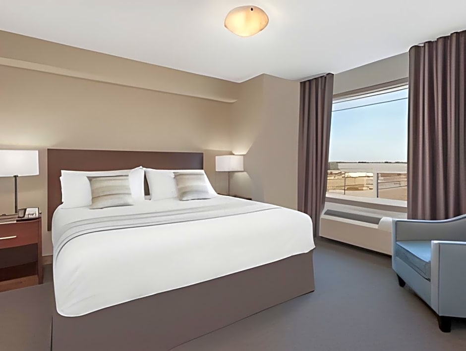 Ramada by Wyndham Grassland