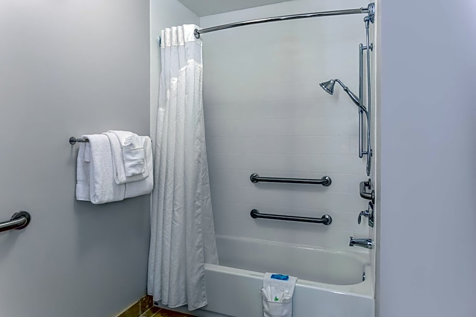 Holiday Inn Express & Suites Vandalia By IHG