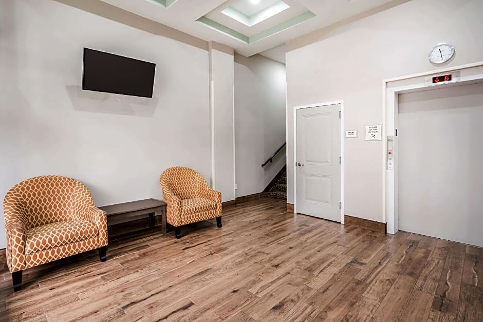 La Quinta Inn & Suites by Wyndham Brooklyn Central