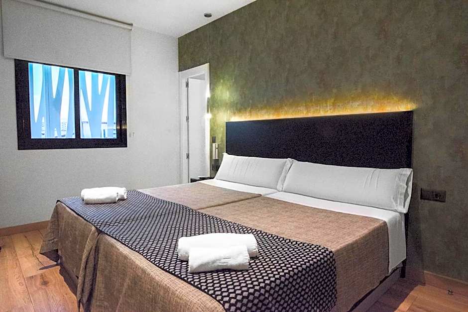 DAOS Suites & Terrace Marbella