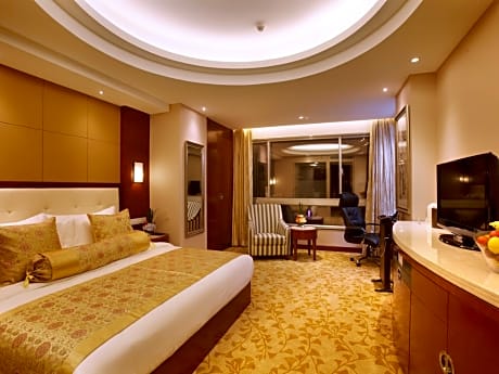 Superior River View Queen Room