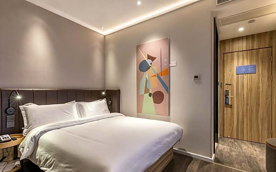 Photo 1 of 3 of Huazhu - Bed Room A