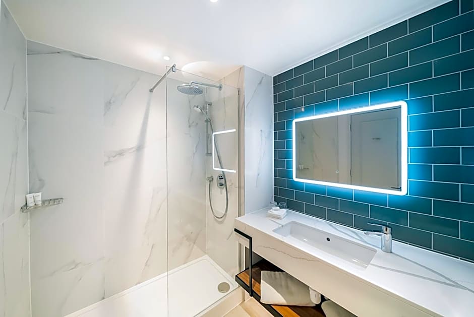 The Runnymede-On-Thames