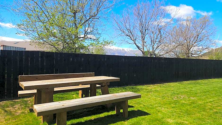 Sierra Motel and Apartments