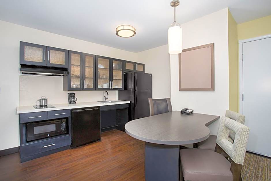 Candlewood Suites Pueblo By IHG