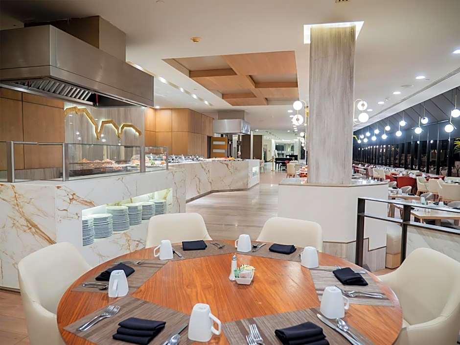 MS Milenium Monterrey, Curio Collection by Hilton