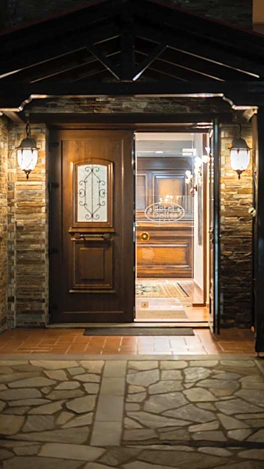 Dellas Boutique Hotel