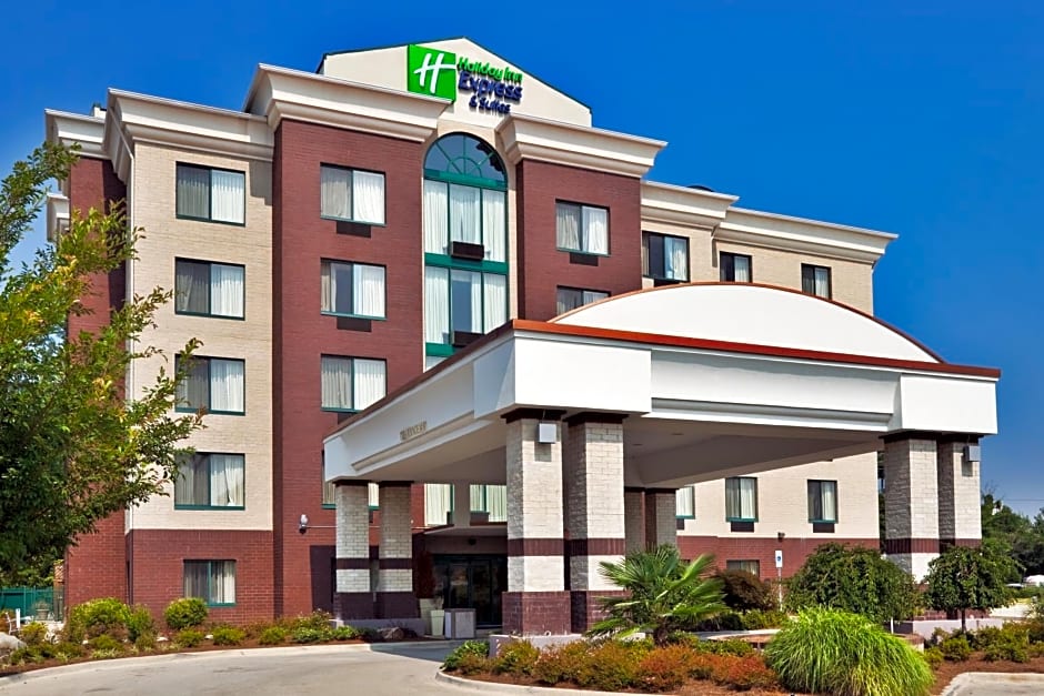 Holiday Inn Express Hotel & Suites Birmingham - Inverness 280 By IHG