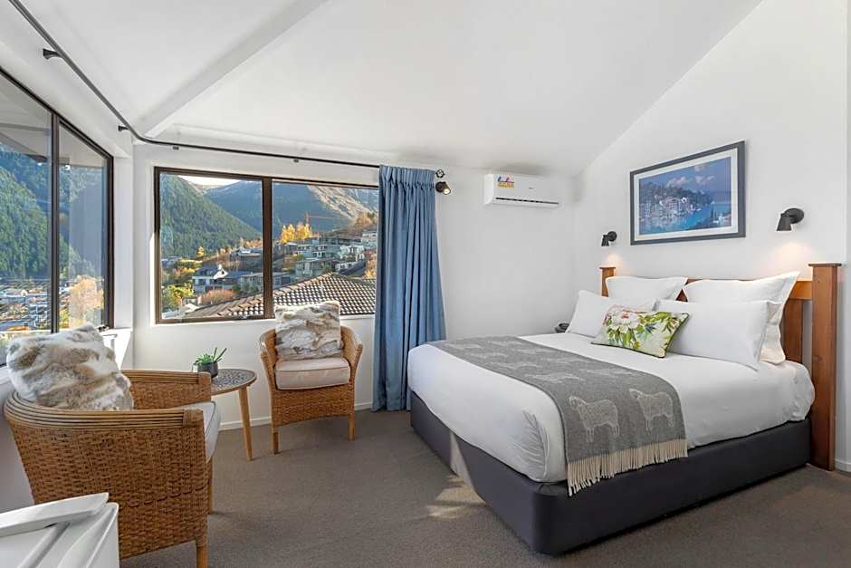 Balmoral Lodge