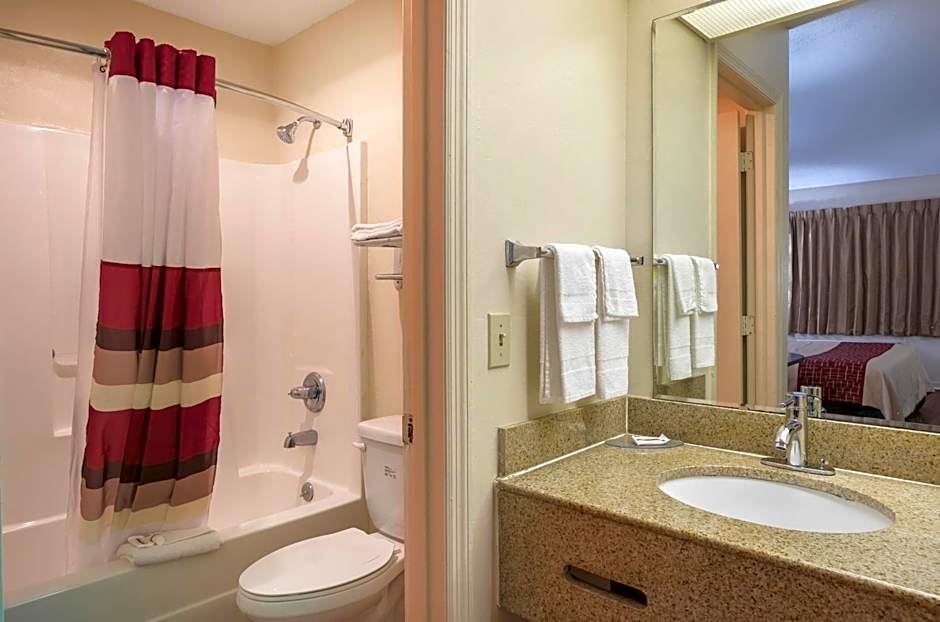 Red Roof Inn & Suites Scottsboro