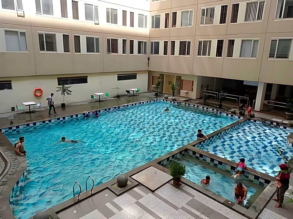 Emerald Apartel by RM.