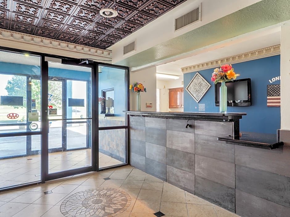 Lonestar Inn & Suites, Erick OK – Hwy 40 BY OYO