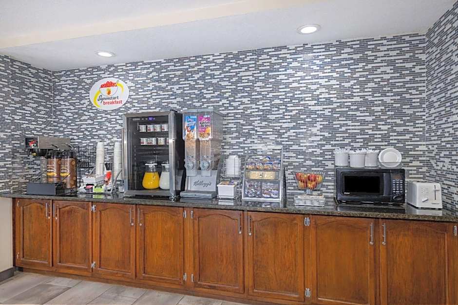 Super 8 by Wyndham De Soto