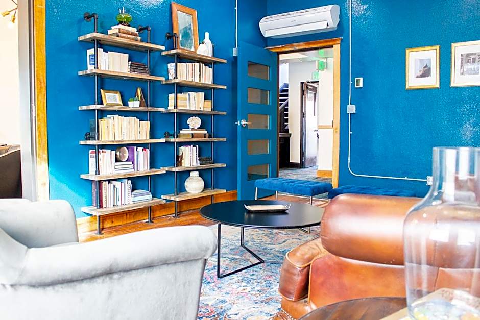 11th Avenue Hostel