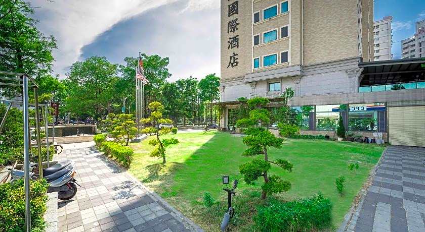 Royal Chiayi Hotel