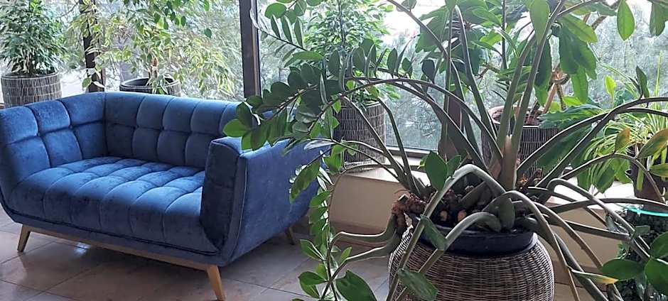 Sky High Hotel Airport 200 meters from the terminal