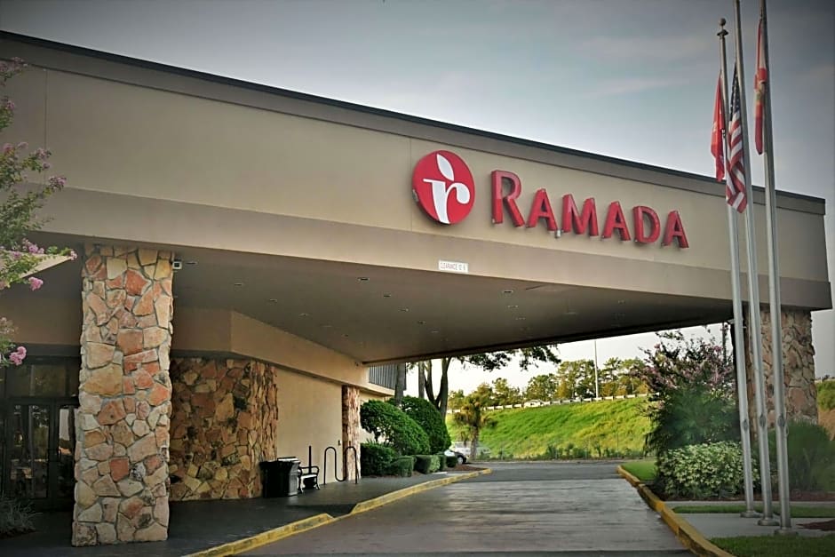 Ramada by Wyndham Jacksonville Hotel & Conference Center