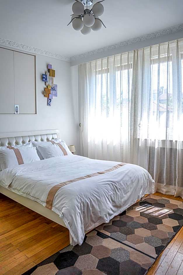 La Maison Charentonneau