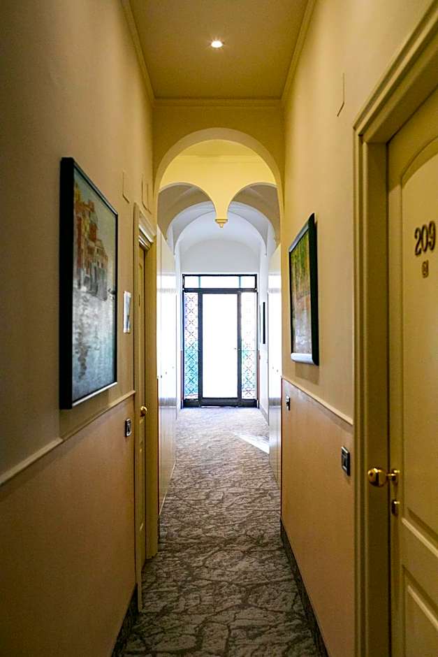 Rex Hotel Residence
