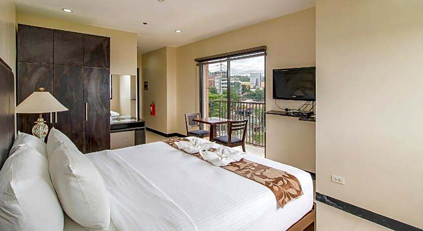 Main Hotel and Suites Cebu