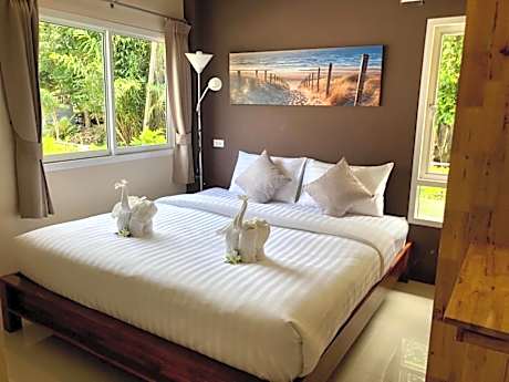 Deluxe Bungalow with Garden View