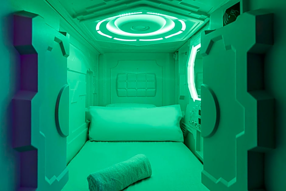 Art Seven Hostel Capsules