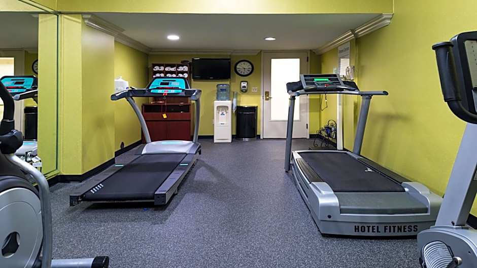Holiday Inn Hotel & Suites Warren By IHG