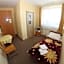 Hotel Daisy Budget