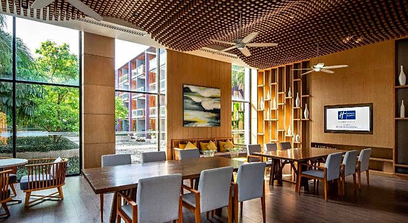 Holiday Inn Express Phuket Patong Beach Central By IHG