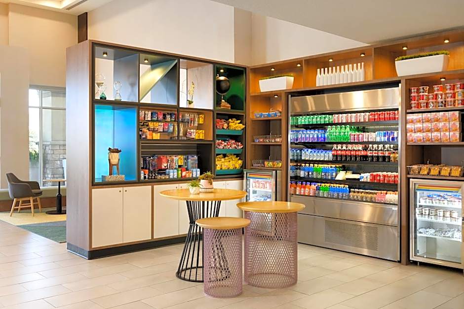 Holiday Inn & Suites Oakland - Airport by IHG