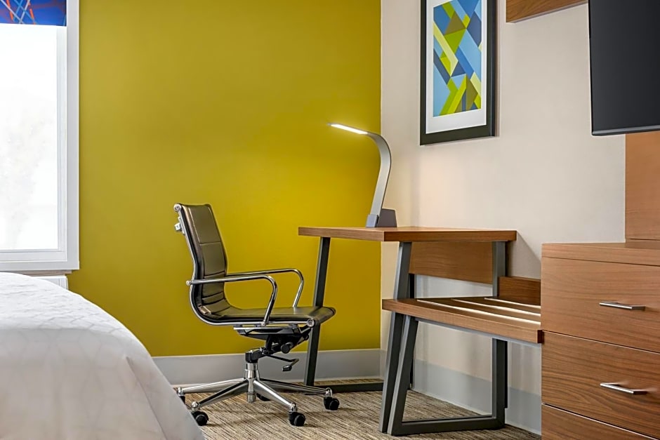 Holiday Inn Express & Suites Philadelphia - Mt. Laurel By IHG