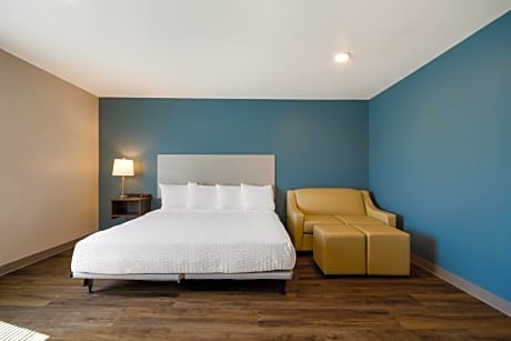 King Suite with Sofa - Non Smoking