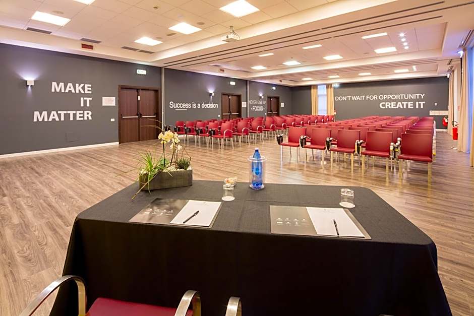 Holiday Inn Bologna - Fiera By IHG