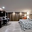 Econo Express Hotel