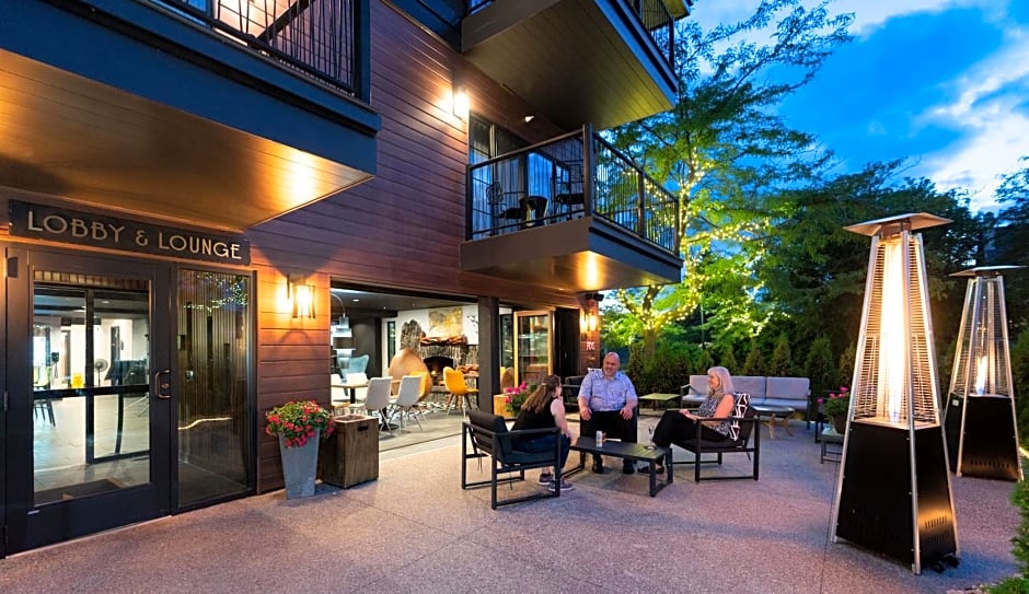 The Earl in Charlevoix