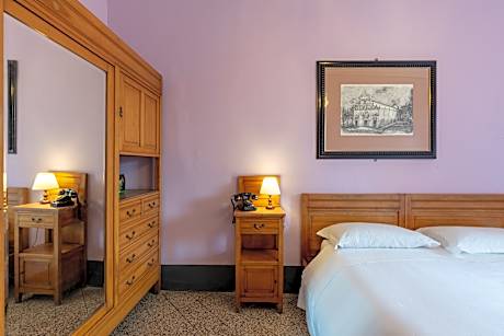 Double Single Use Classic River View