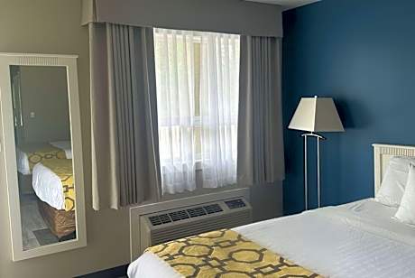 2 Queen Beds Pet-Friendly Non-Smoking