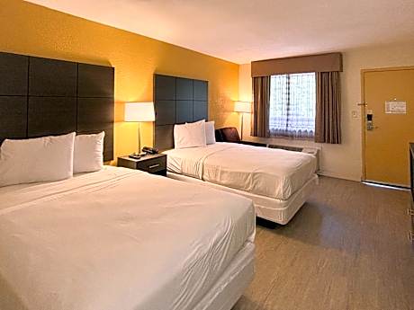 Quadruple Room - Non-Smoking