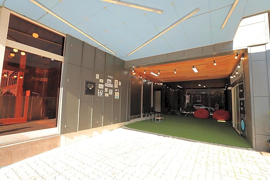 Stay RomanticTrip_Hostel