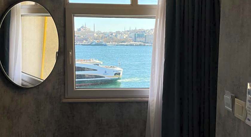 Weingart Seaside Hotel