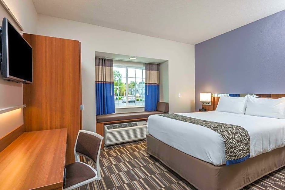 Microtel Inn by Wyndham Long Island City
