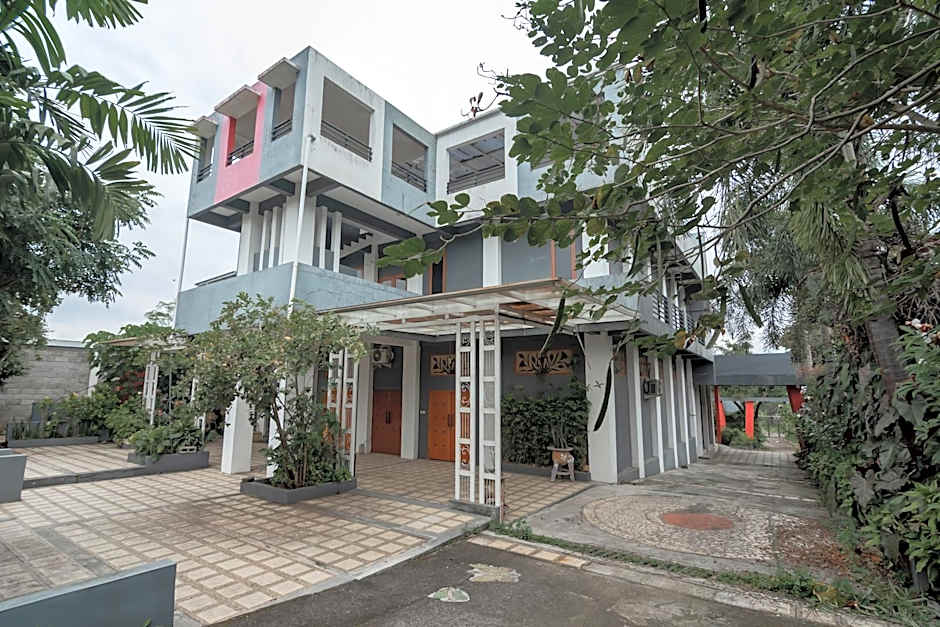Lembur Kiwari Setra Duta Mitra RedDoorz