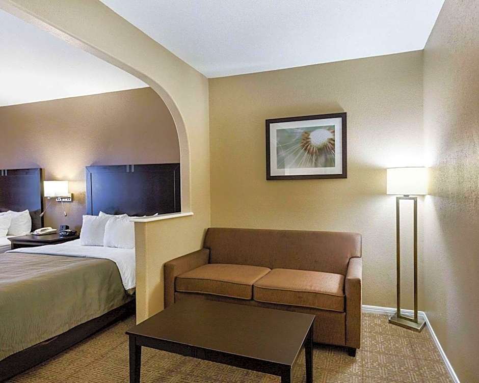 Quality Suites Houston NW Cy-Fair