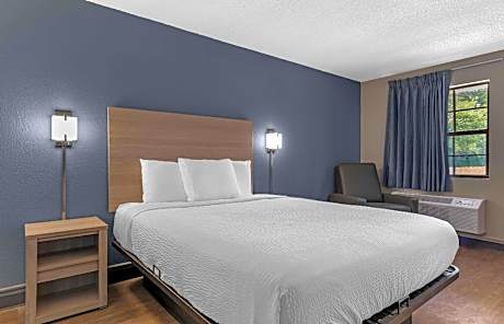 STANDARD STUDIO 1 QUEEN BED NONSMKNG