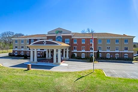 Holiday Inn Express Hotel & Suites Talladega By IHG
