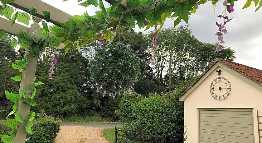 Old Thatch Bambers Green