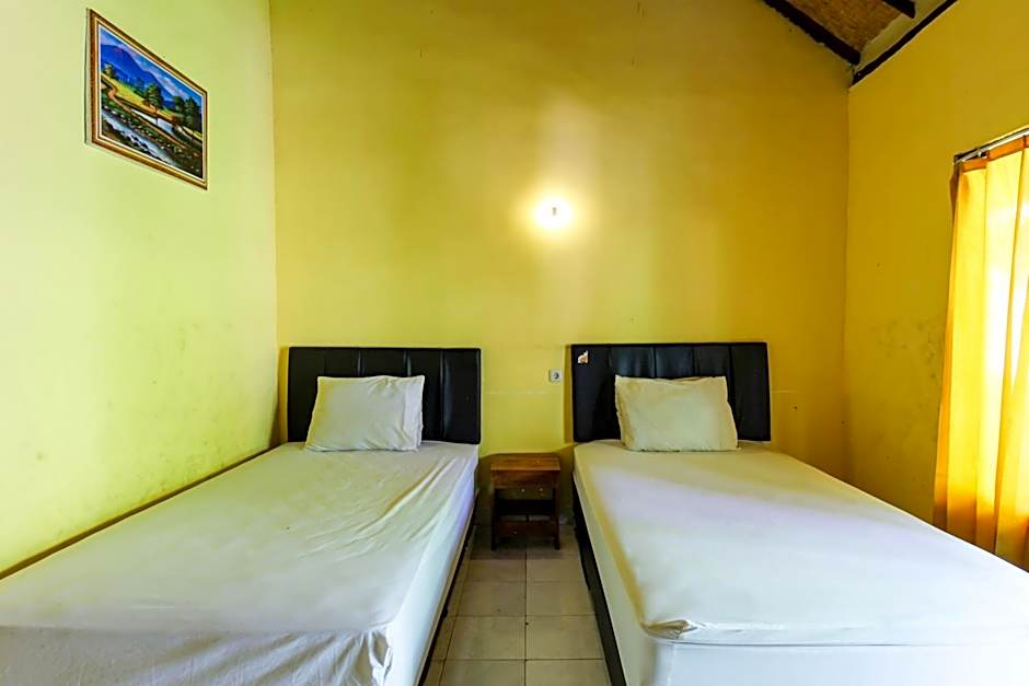 RedDoorz at Saren Anyar Homestay Lukluk