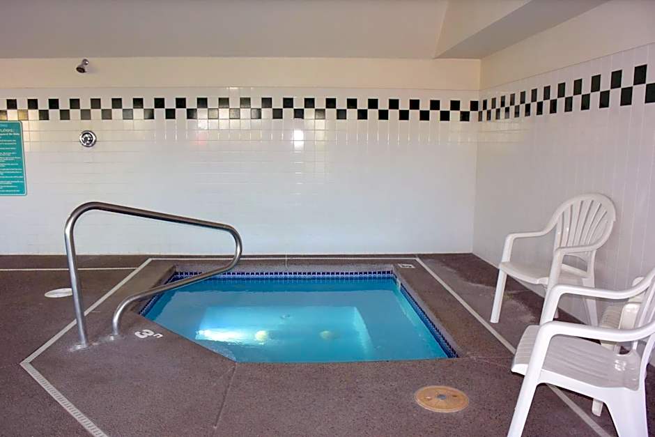Travelodge Suites by Wyndham Newberg 
