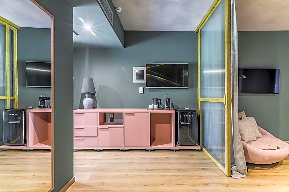 Oniropetra Boutique Hotel